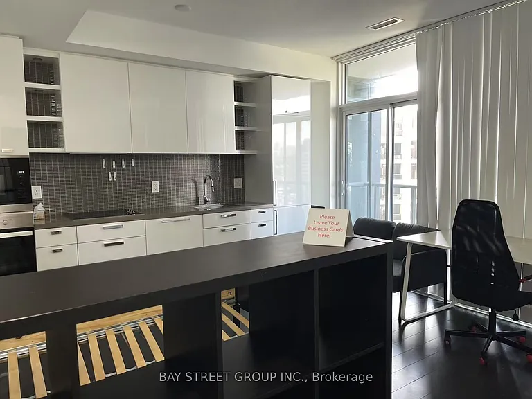 32 Davenport Rd #801 — Photo 4