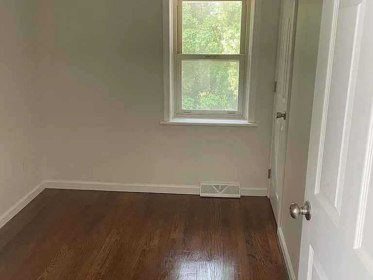 112 W 25th St #1-AP — Photo 6