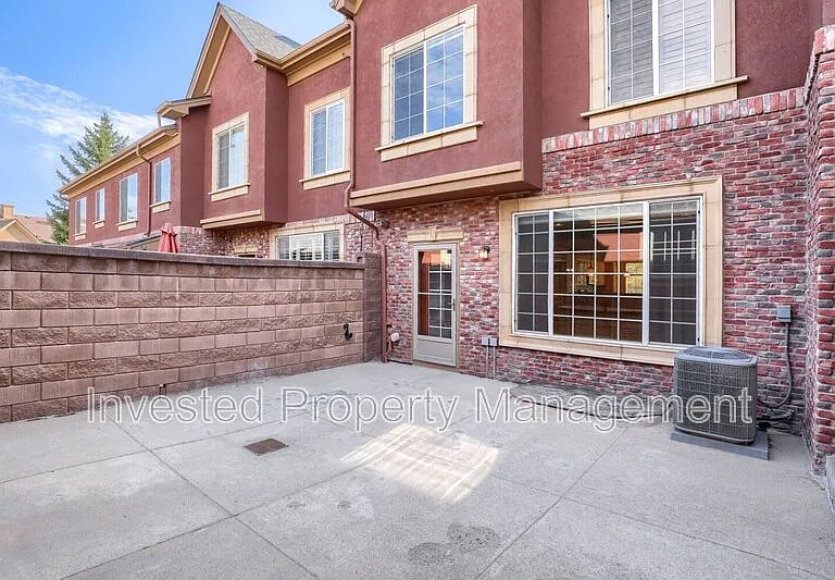 9531 Cedarhurst Ln #D — Photo 22