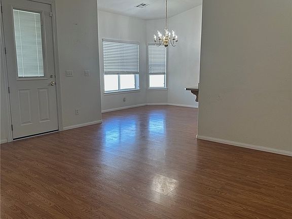 3rd image of 620 Krysta Ln