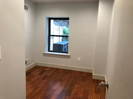 Rented by NY Living Solutions | media 7