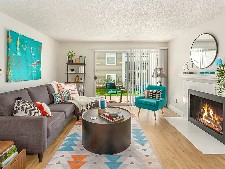 Alaire Apartment Homes — Photo 11