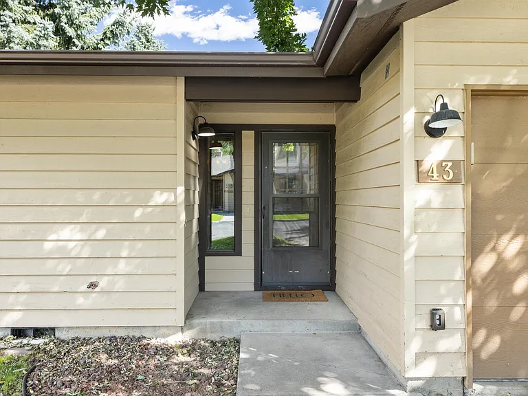 1711 W Koch St — Photo 10