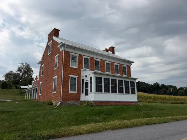 366 Locust Ln, Thomasville, PA 17364