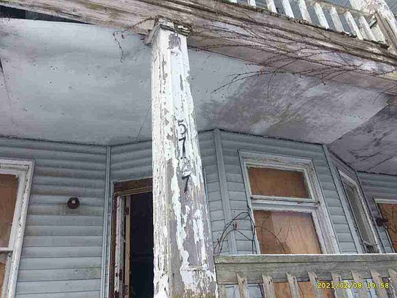 5727 Baldwin
