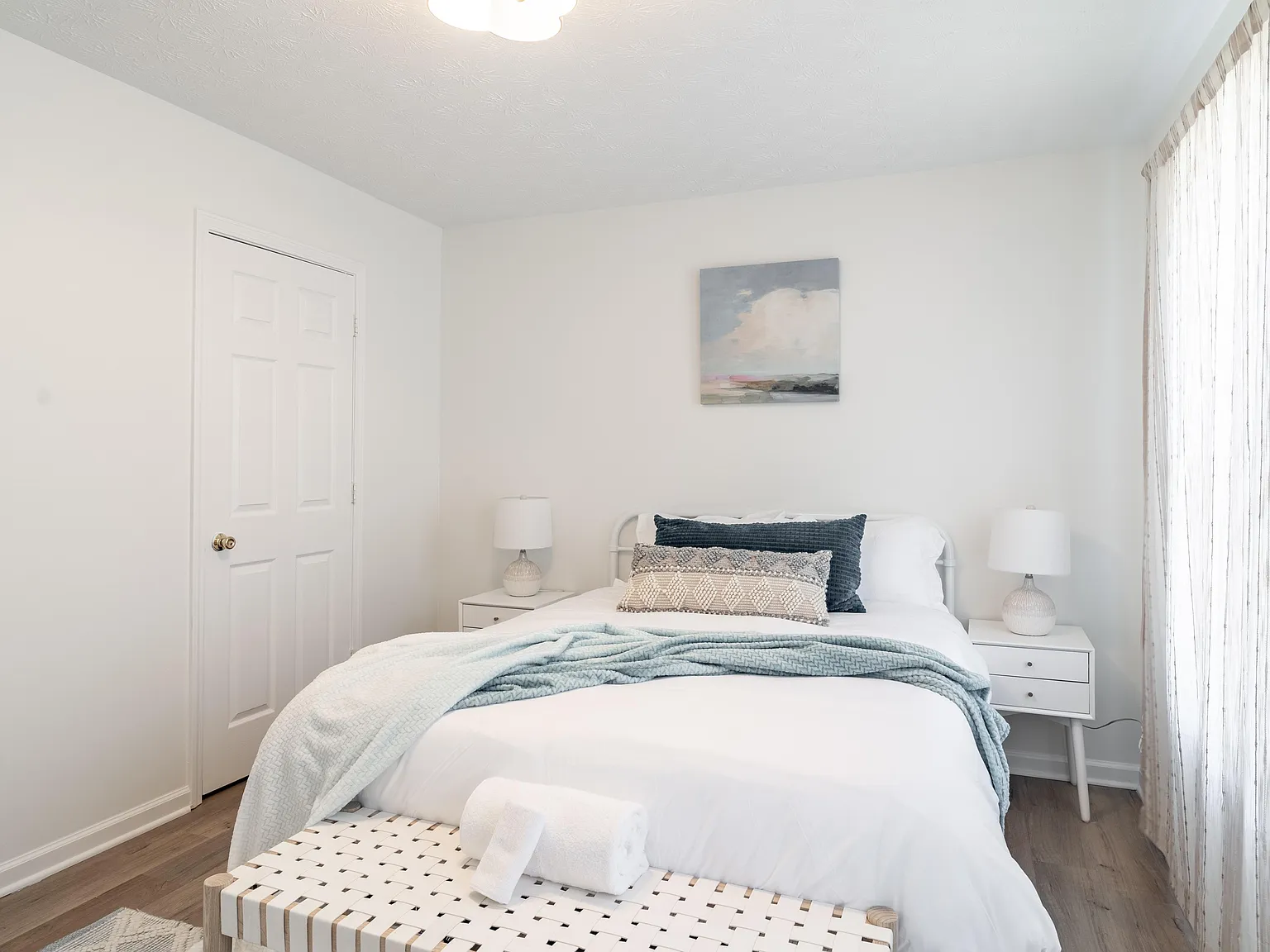 4 bed, 4.0 bath, 3528 sqft, $875 — Photo 2