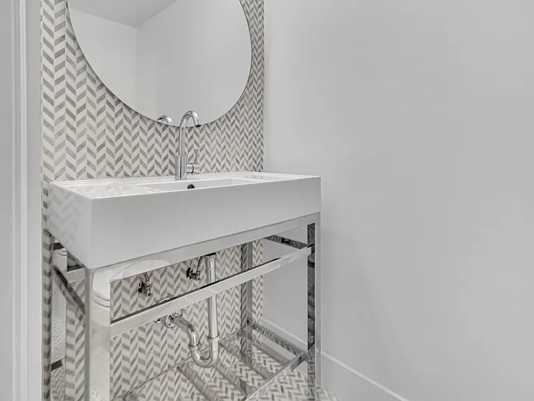 2806 N 46th Ave #D334 — Photo 13