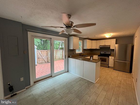 5th image of 1558 Bennington Woods Ct