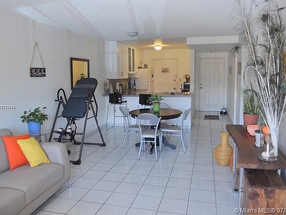 3rd image of 9970 N Kendall Dr APT 913-9