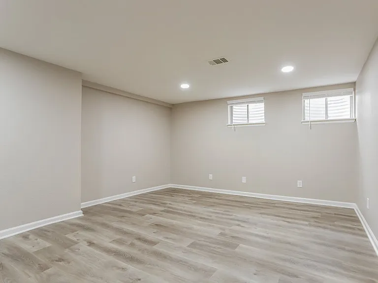 19690 E Bates Dr — Photo 13