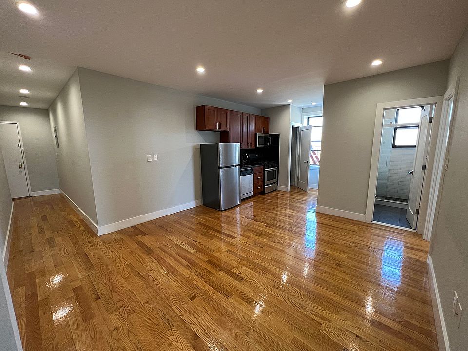 1st image of 2906 21st Ave APT 3B