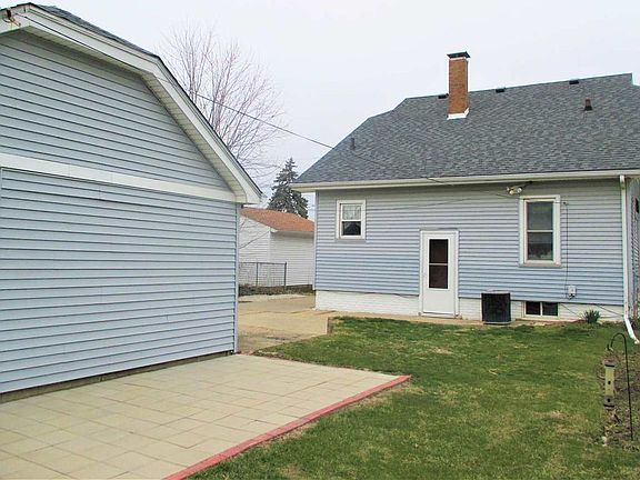 2nd image of 1220 W Margaret Ave