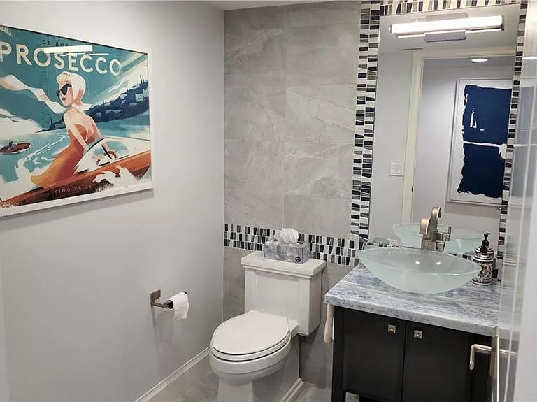 20 Seagate Dr #301 — Photo 8