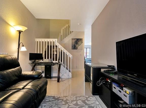 5th image of 5319 SW 40th Ave