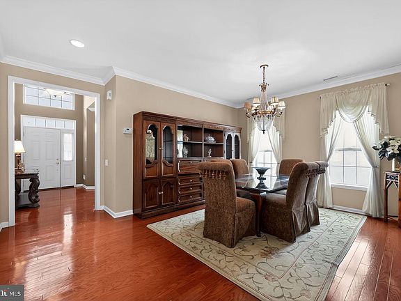 4th image of 365 Bittlewood Ave