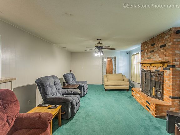 3rd image of 3051 N Timberline Ave