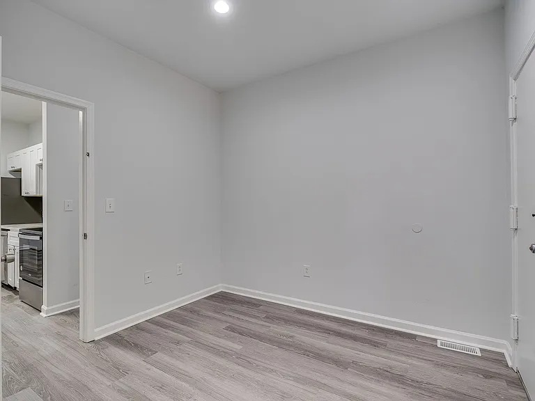 Brand New Luxury Temple Apartments — Photo 8