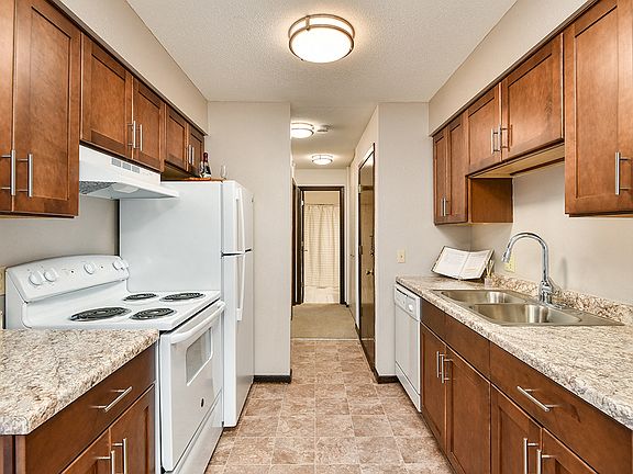5th image of 1024 W Burnsville Pkwy #1000_102