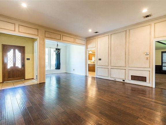 4th image of 2564 Bluebonnet Dr