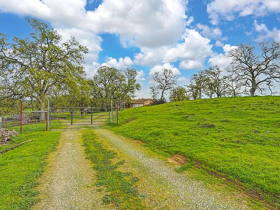 3rd image of 7730 McCourtney Rd