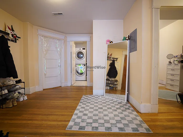 14 Foster St #1 — Photo 12