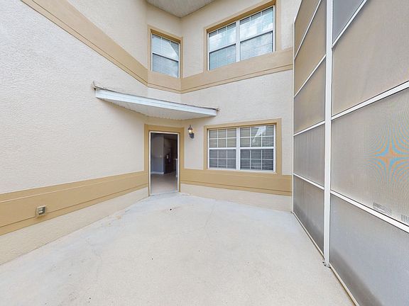 3rd image of 13310 Fountainbleau Dr