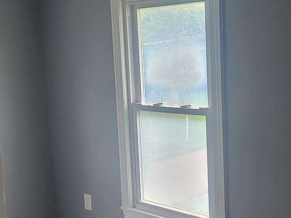 2nd image of 210 Ideal Ct SE