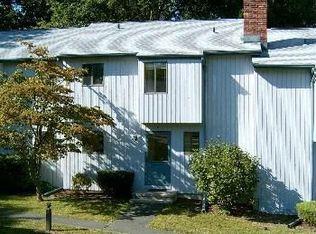 2 Monika Ln, Brookfield, CT 06804