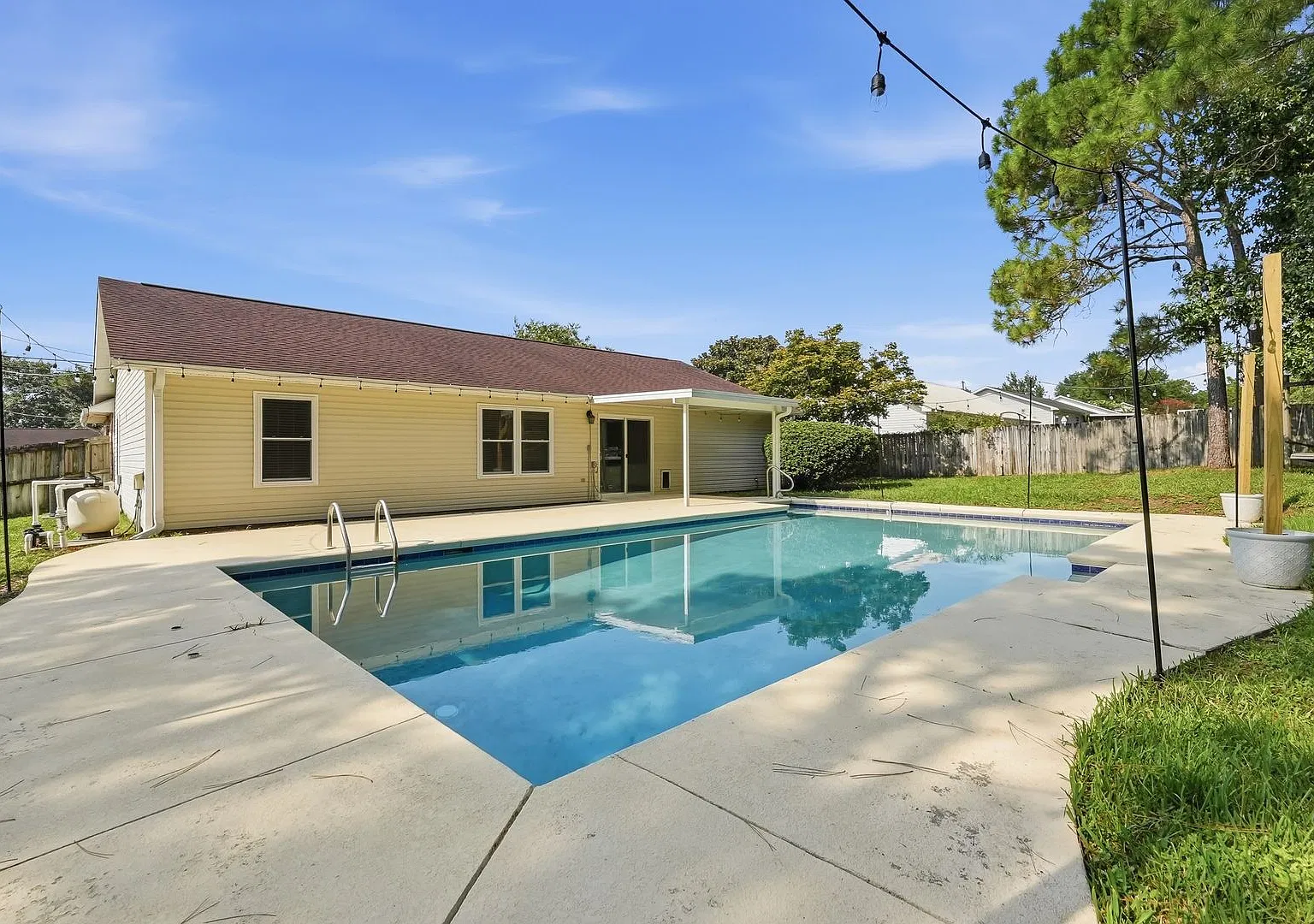 Your Own Backyard Oasis 3 Bedroom Pool Home in South Crestview! — Photo 2