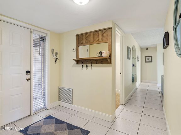 2nd image of 1030 4TH Street #1B
