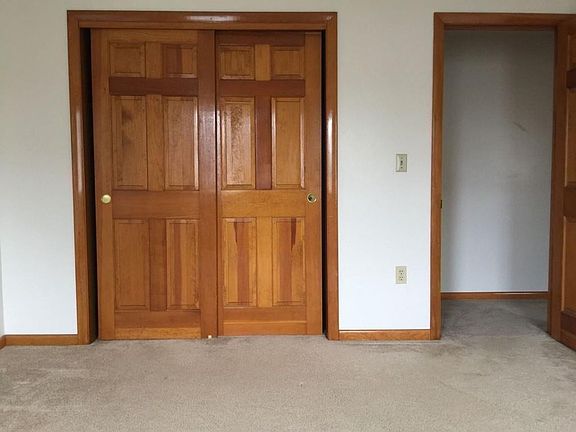 4th image of 39 Nilsen Ave #1
