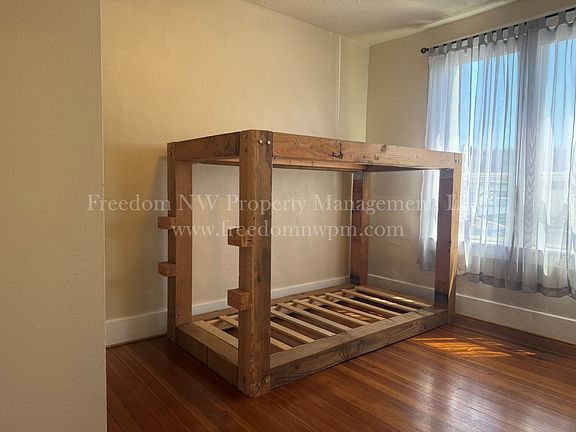 4th image of 223 S Tower Ave APT A