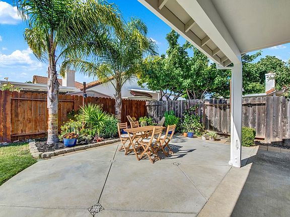 5th image of 2759 Woodmont Drive