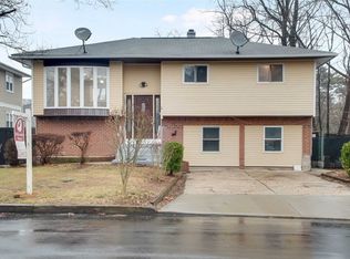 15 N 10th St, Wyandanch, NY 11798