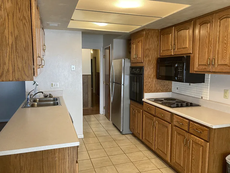 2720 Corlington Dr — Photo 17
