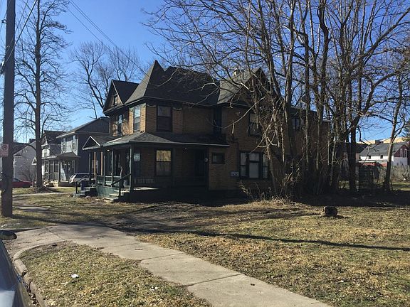 5th image of 431 Charles Avenue Se # First Floor