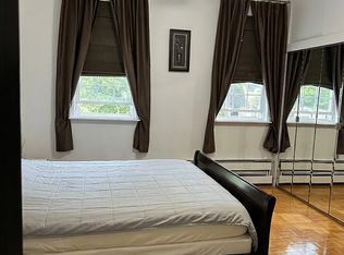 68-25 64th St #1, Ridgewood, NY 11385