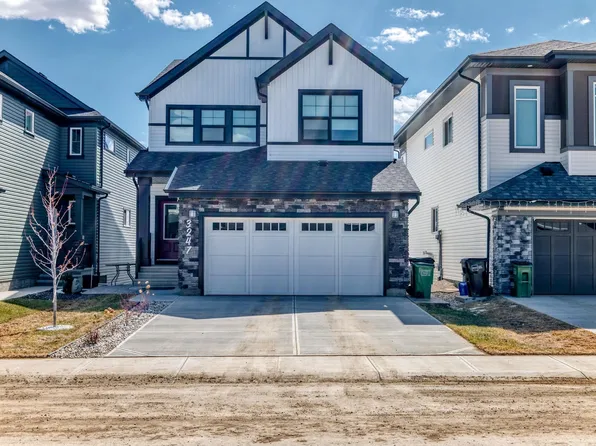 3247 Chernowski Way SW, Edmonton, AB T6W 5H2