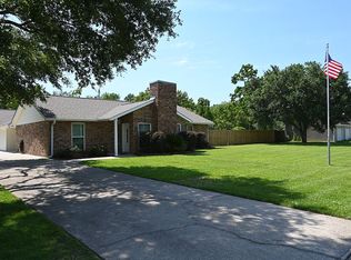 119 Espana Park Dr, Waveland, MS 39576