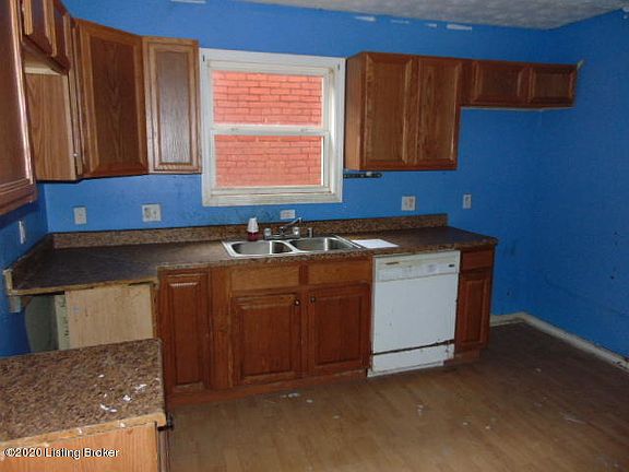 3rd image of 537 Dr W J Hodge St