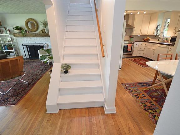 5th image of 14875 Standish Ave