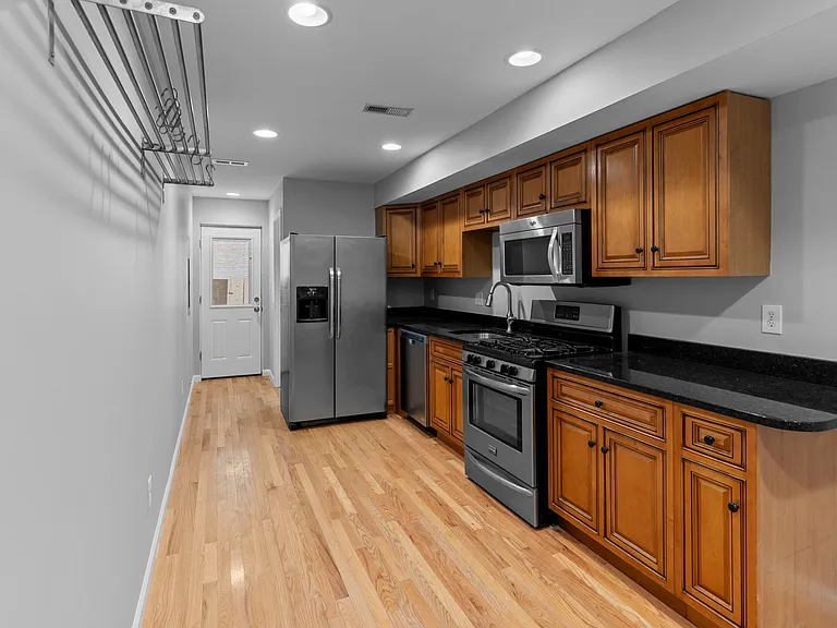 513 S Chester St — Photo 5