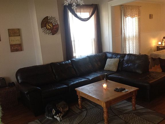3rd image of 813 N 8th St