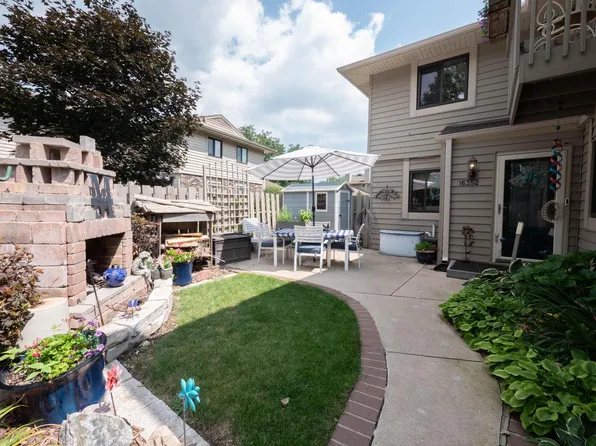 16352 West Coachlight DRIVE, New Berlin, WI 53151