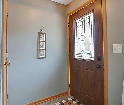 3rd image of 504 Tremont Ct