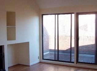 1070 Thomas Jefferson St NW APT 302, Washington, DC 20007