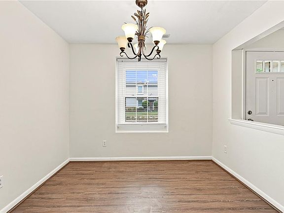 3rd image of 1829 Calash Way
