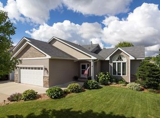 4607 Overlook Dr SE, Prior Lake, MN 55372