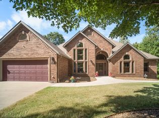 8115 Fairway Dr, Rogers, AR 72756