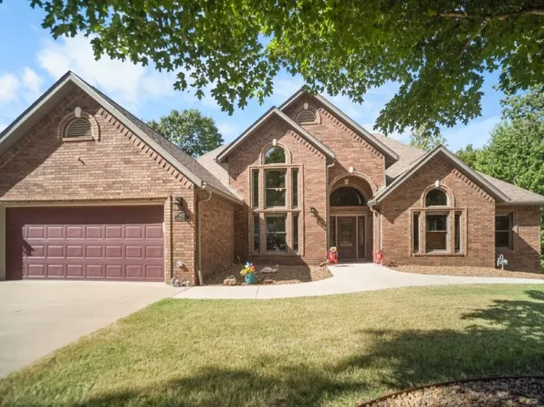 8115 Fairway Dr, Rogers, AR 72756
